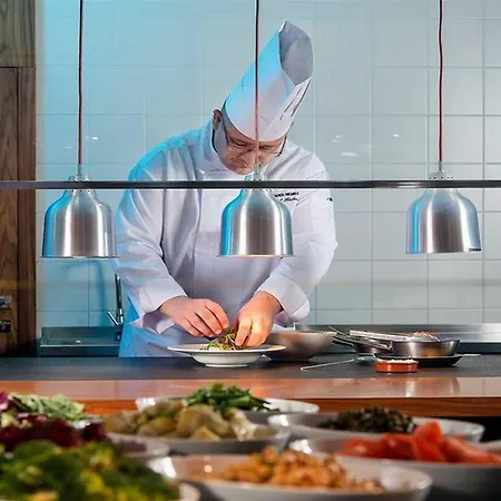 Mercure Centrum Hotell 4*